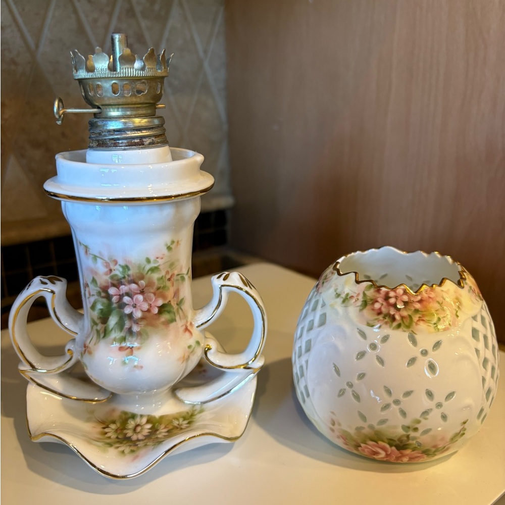 Vintage Cracker Barrel Floral Ceramic Oil Lamp with Pink Roses - Picture 3 of 6